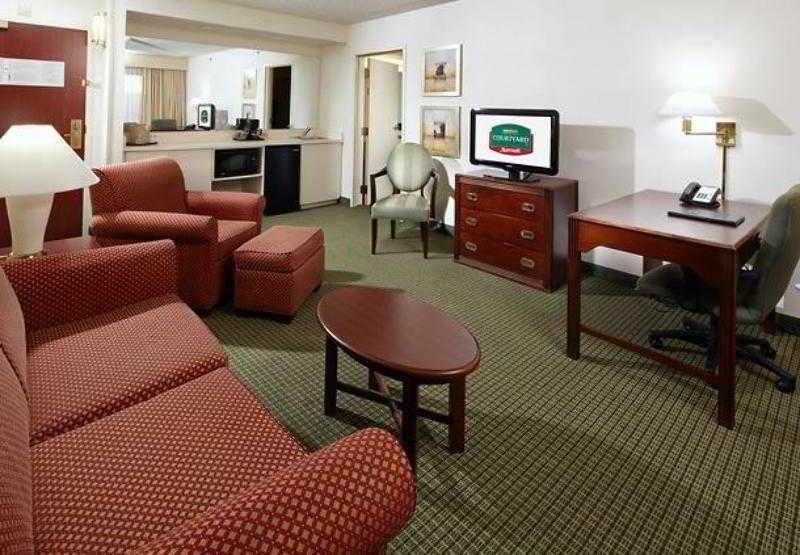 Courtyard By Marriott Tulsa Central Ngoại thất bức ảnh