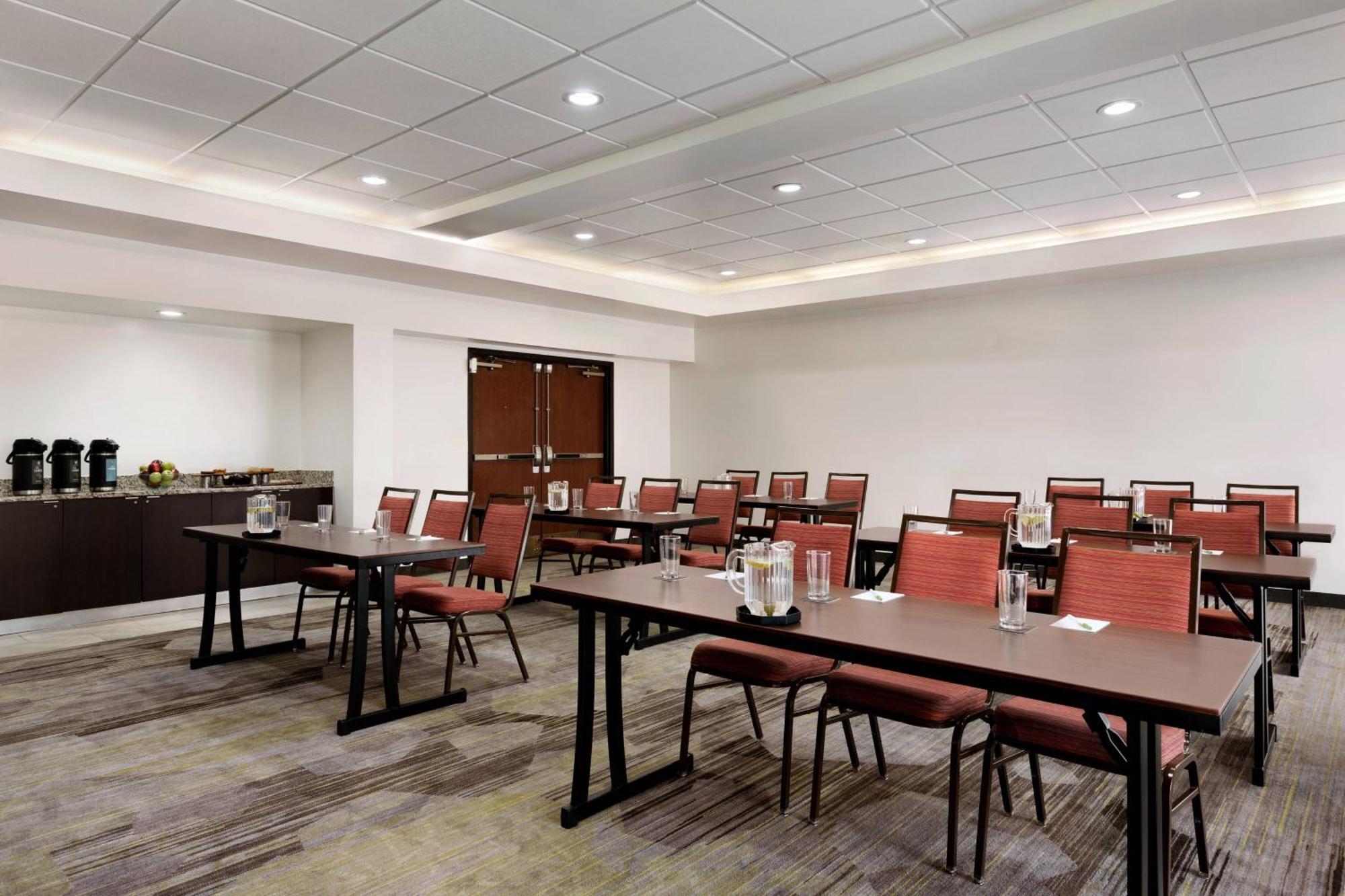 Courtyard By Marriott Tulsa Central Ngoại thất bức ảnh
