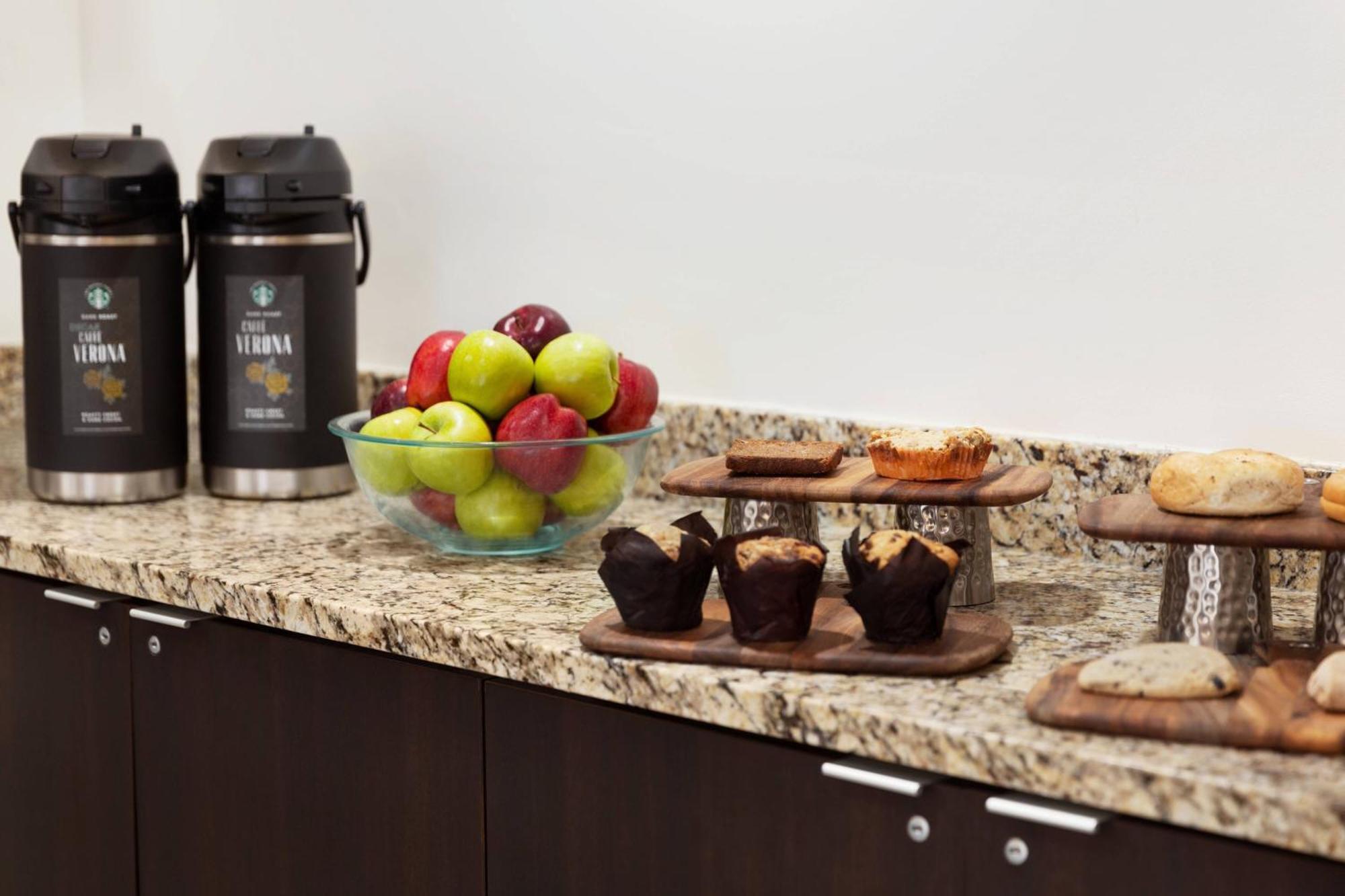 Courtyard By Marriott Tulsa Central Ngoại thất bức ảnh