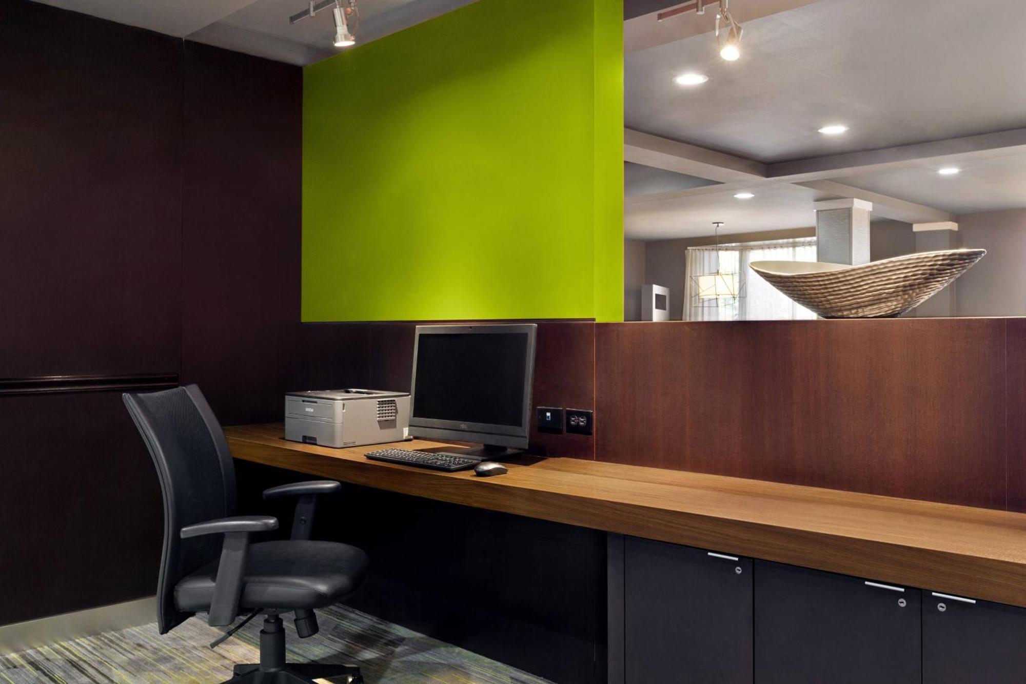 Courtyard By Marriott Tulsa Central Ngoại thất bức ảnh