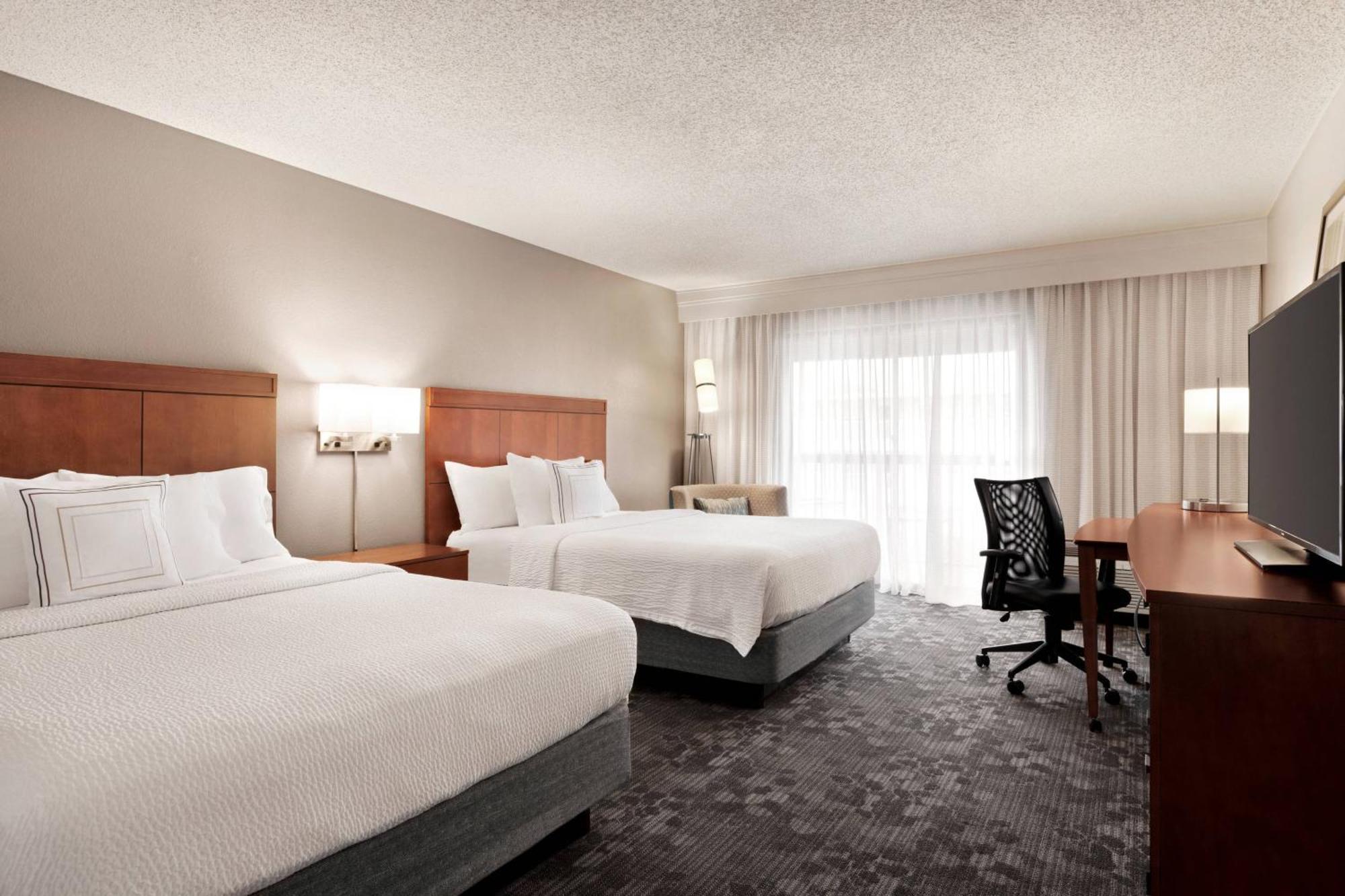 Courtyard By Marriott Tulsa Central Ngoại thất bức ảnh