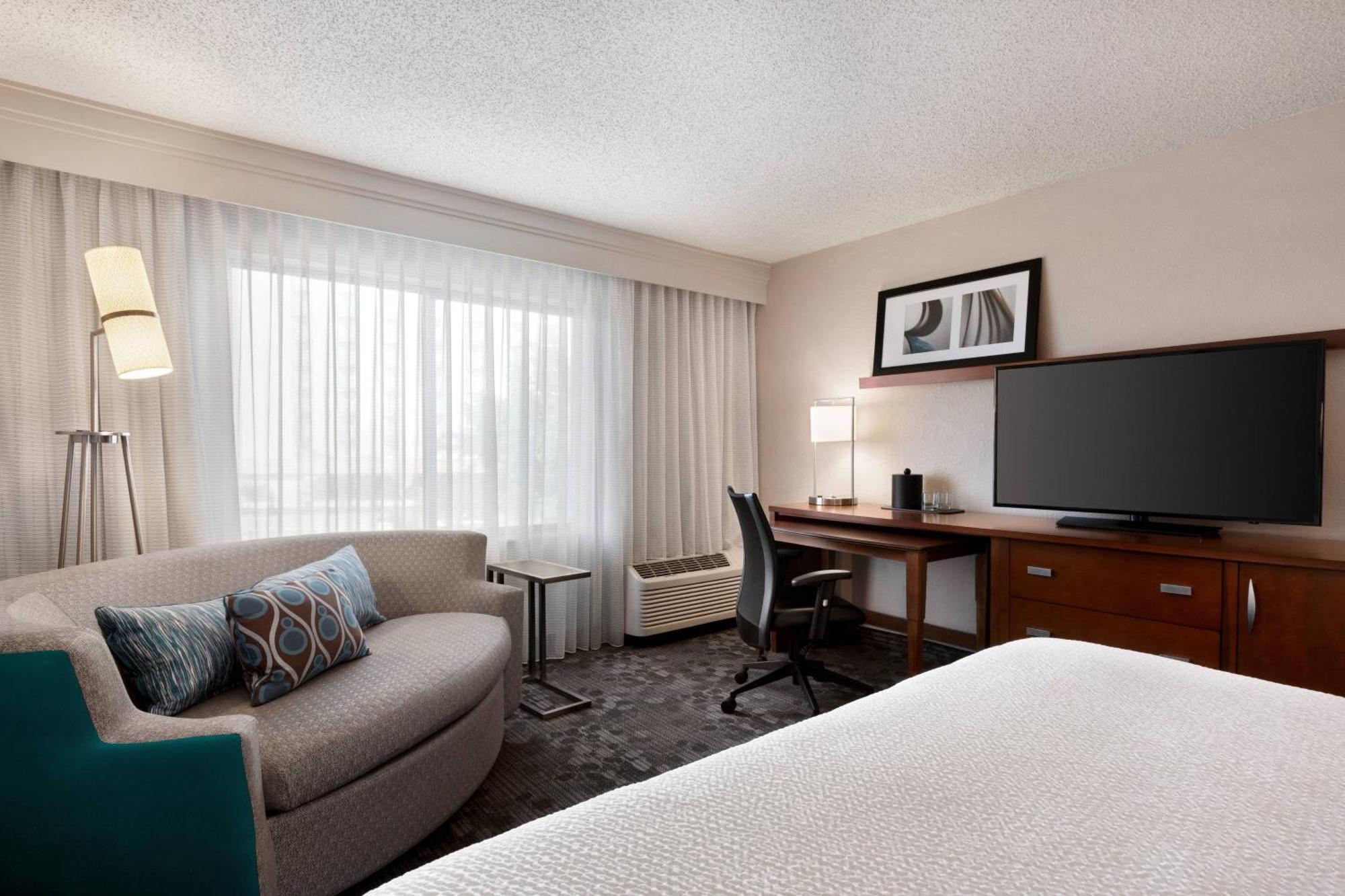 Courtyard By Marriott Tulsa Central Ngoại thất bức ảnh